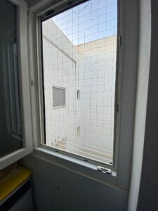 Instalación red gato ventana balcón escalera sistema desmontable acceso